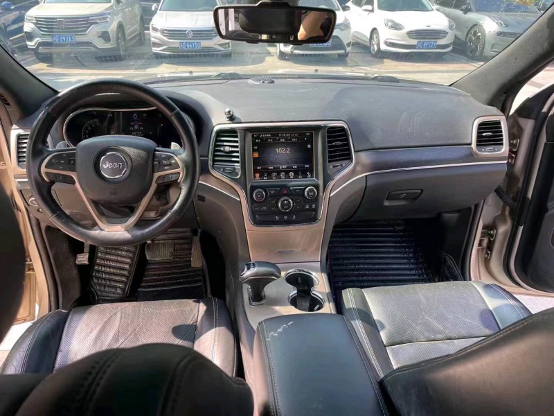 常州16年Jeep大切诺基6