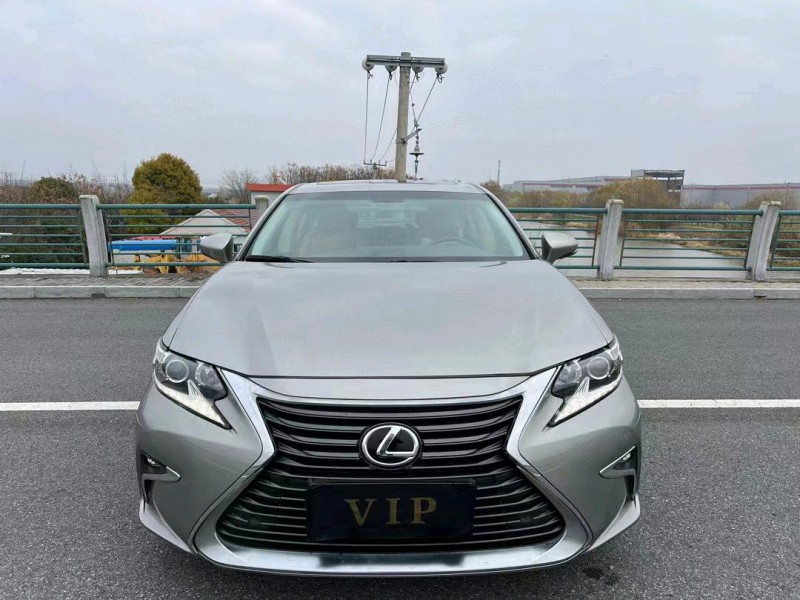 盐城17年雷克萨斯ES1