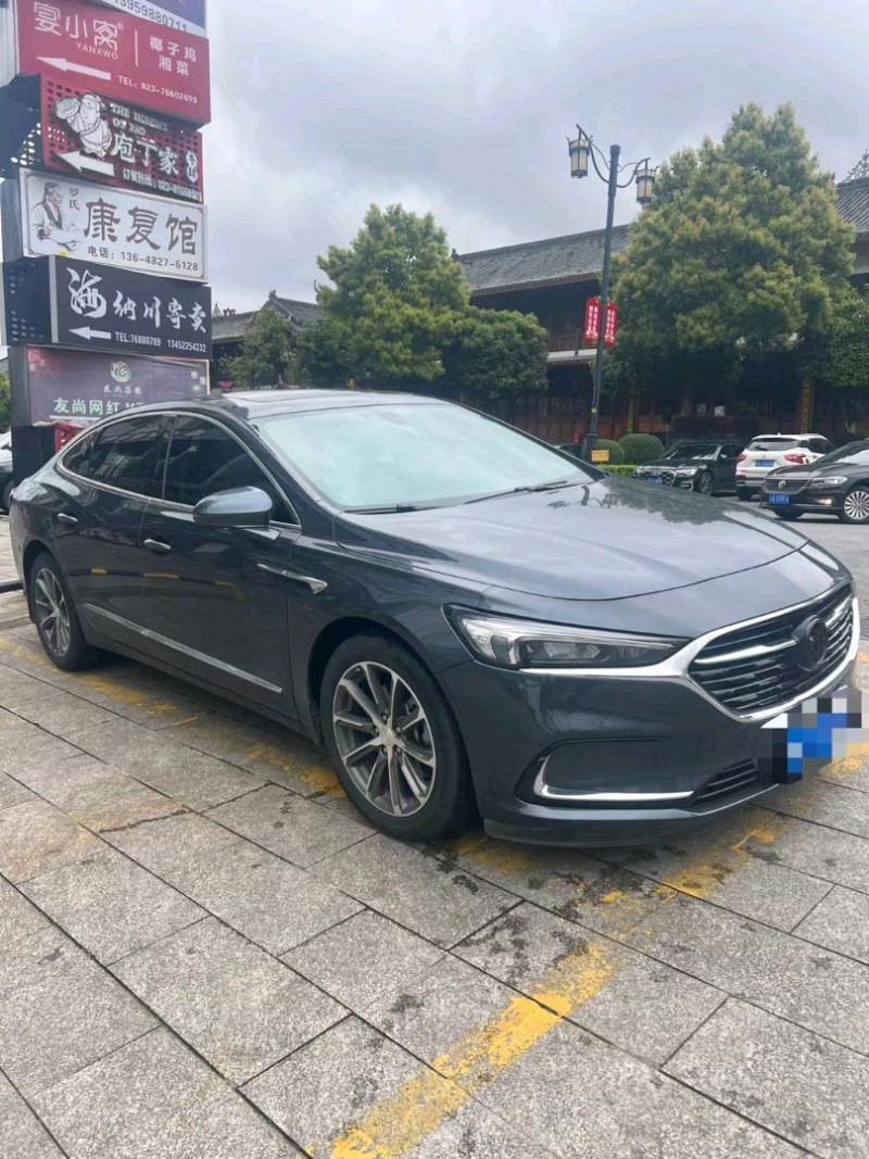 重庆20年别克君越2