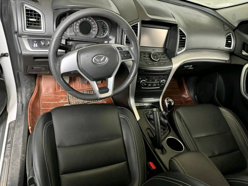 重庆17年北汽威旺M604