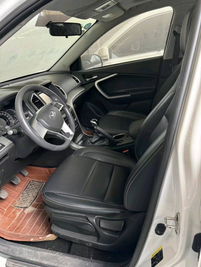 重庆17年北汽威旺M606