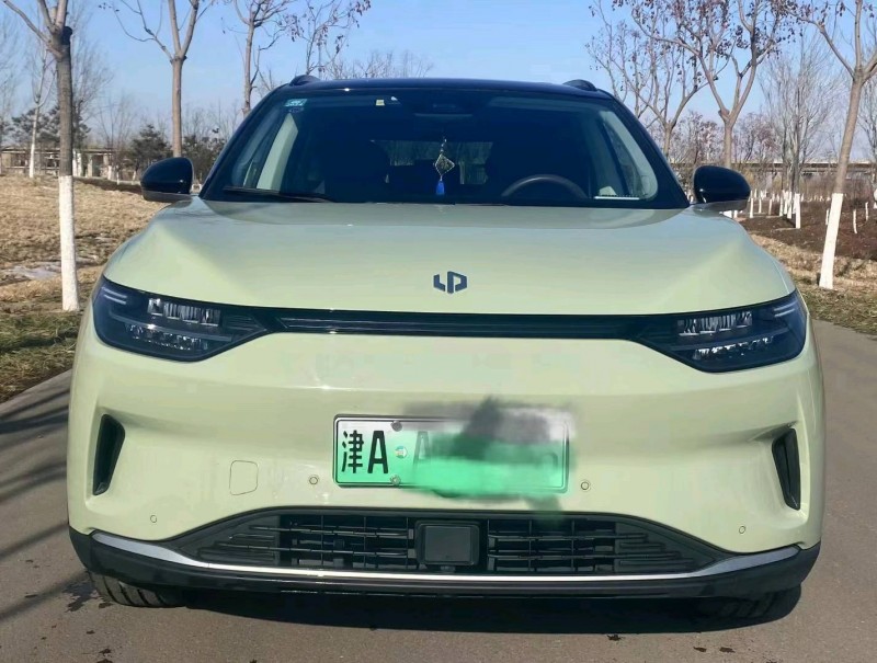 天津22年零跑汽車C111