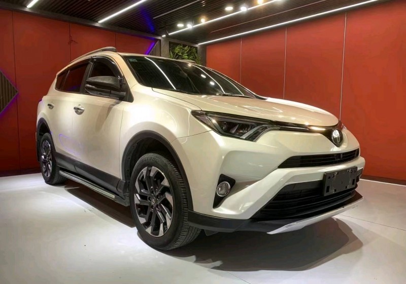 襄陽19年豐田RAV42