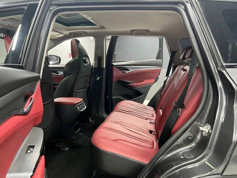 成都22年长安汽车CS758