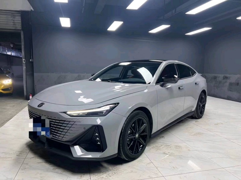 成都22年长安汽车UNI-V4