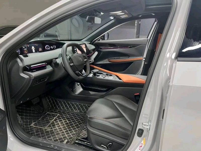 成都22年长安汽车UNI-V5