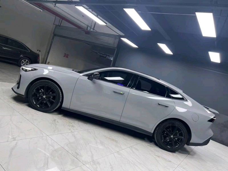 成都22年长安汽车UNI-V6