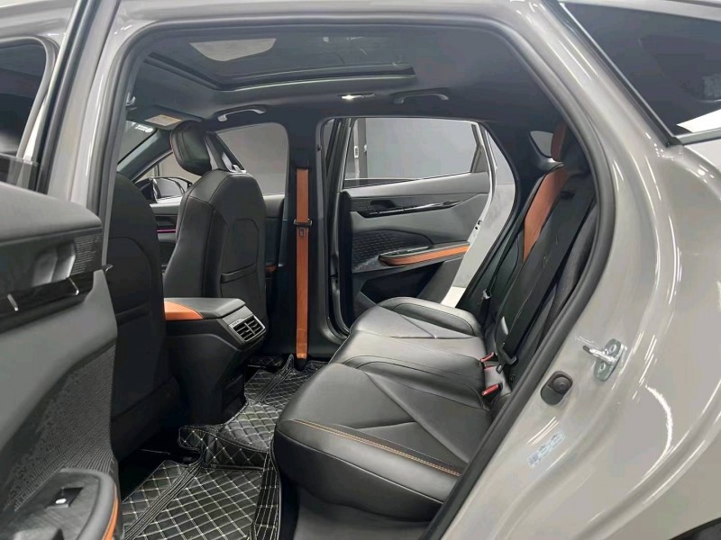 成都22年长安汽车UNI-V7