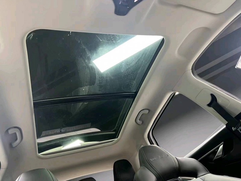 成都23年北汽制造魔方9