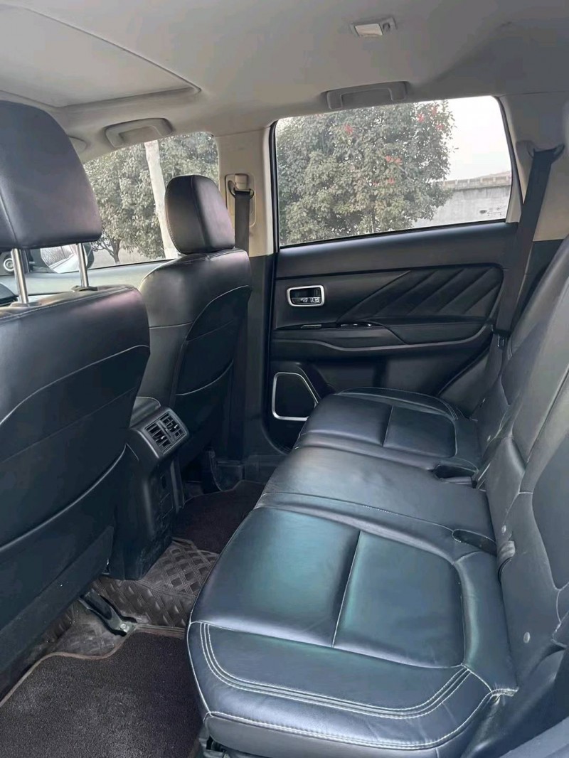 徐州19年三菱欧蓝德5