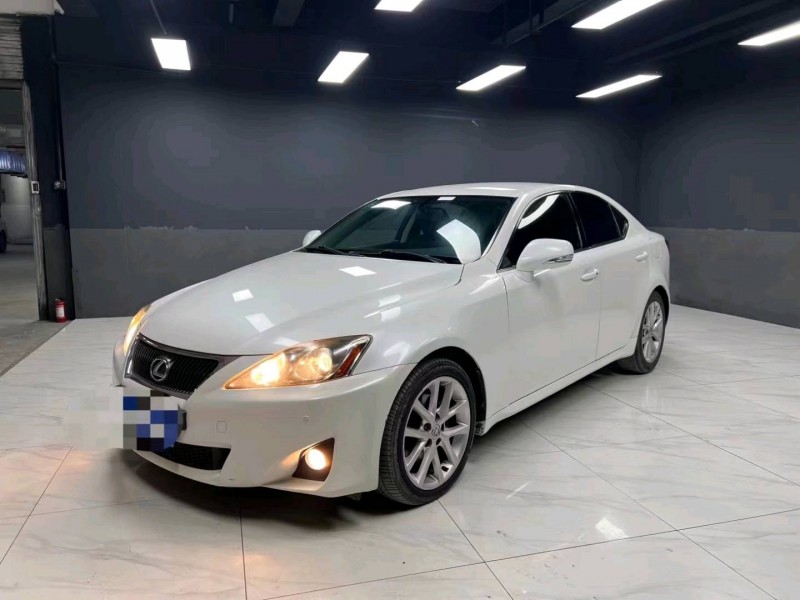 成都12年雷克萨斯IS2