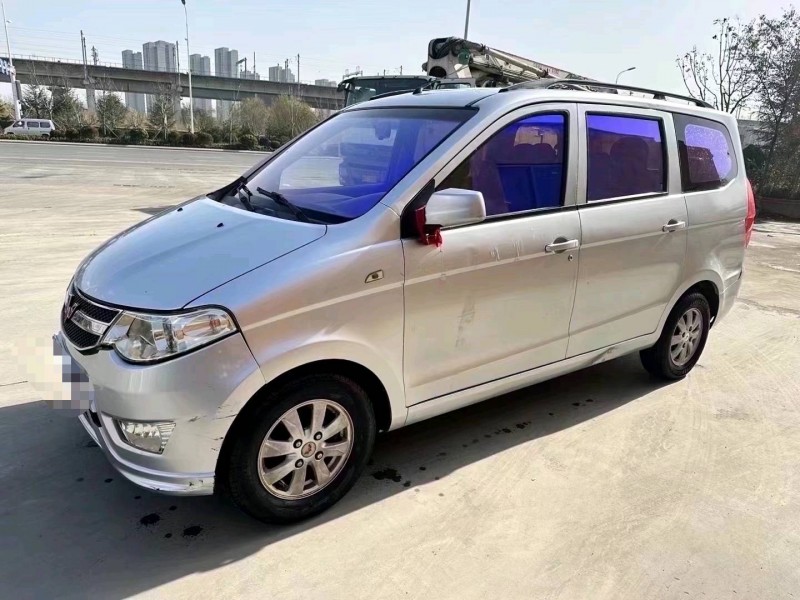 青島14年五菱汽車宏光2