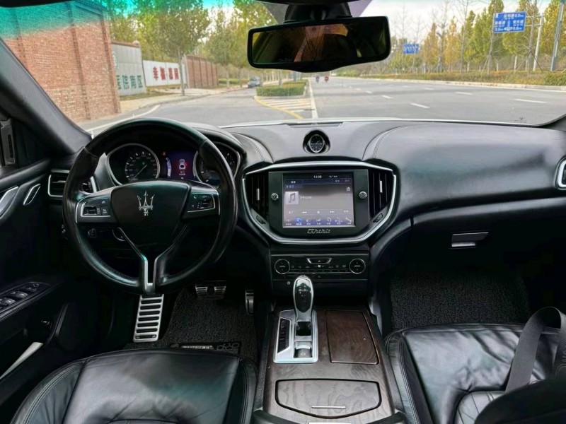 廊坊14年玛莎拉蒂Ghibli7