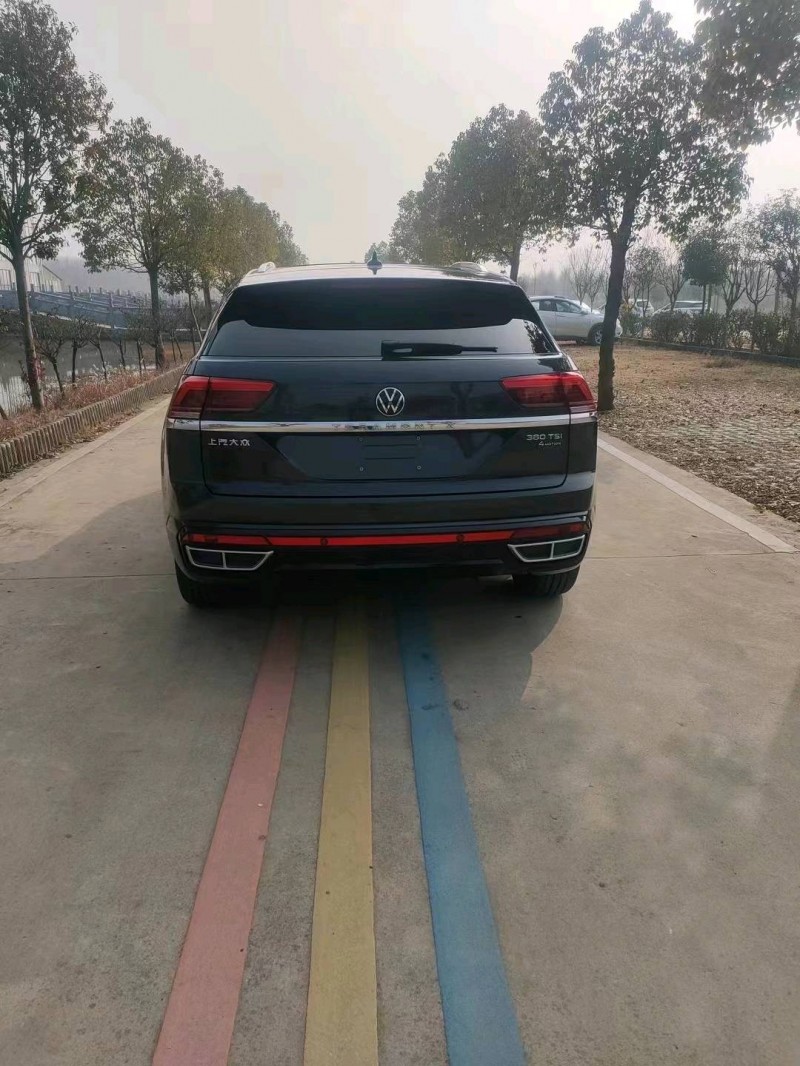 东营22年大众途昂8