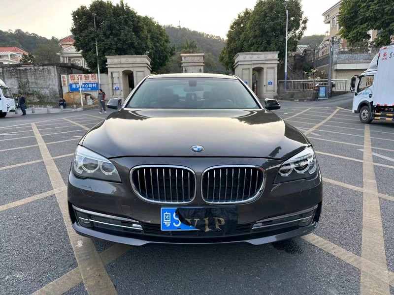 广州13年宝马7系1
