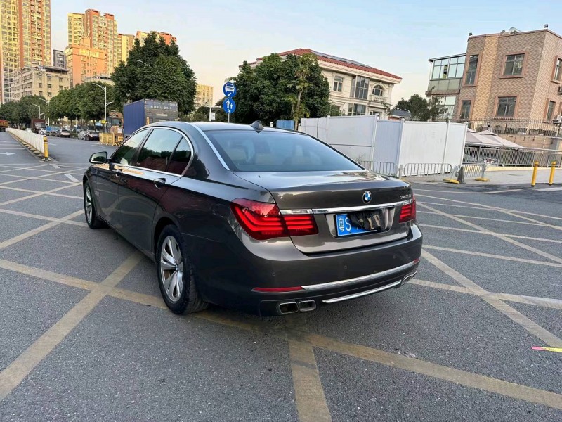 广州13年宝马7系8