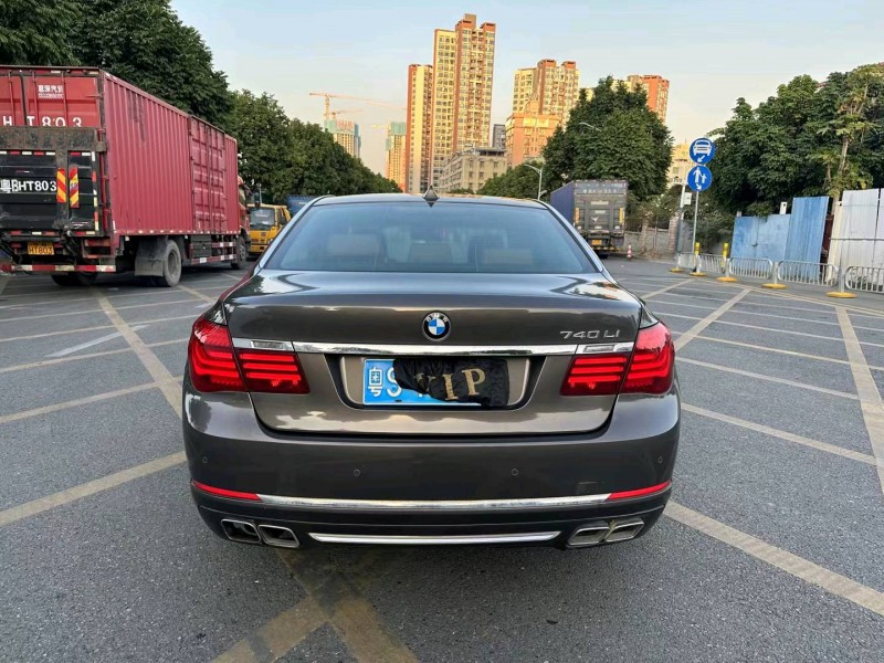 广州13年宝马7系9