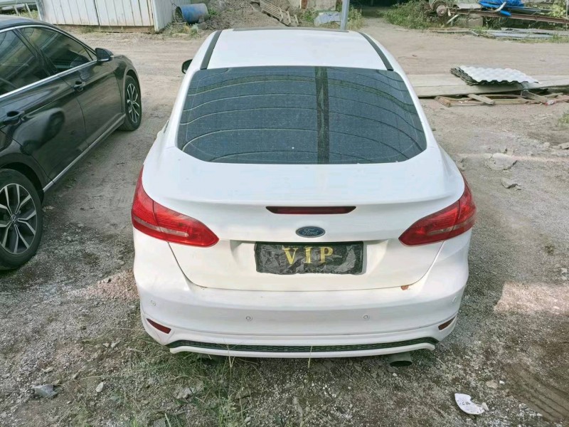 青岛16年福特福克斯2