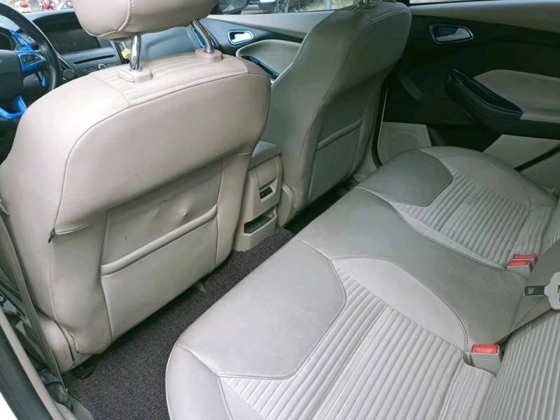 青岛16年福特福克斯5