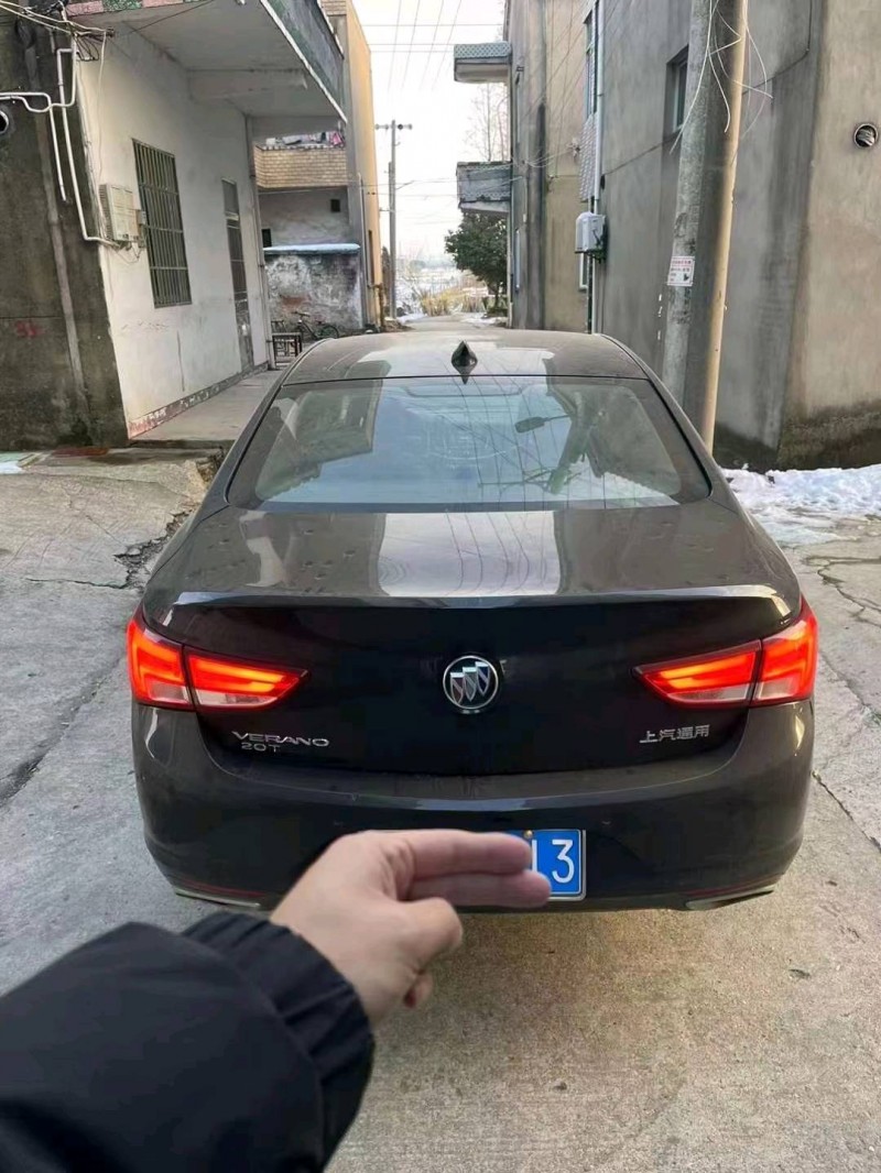 常州18年别克威朗5