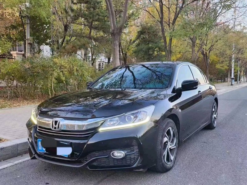 邯郸18年本田雅阁2