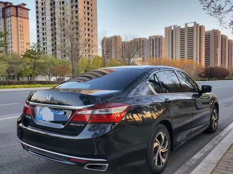 邯郸18年本田雅阁9