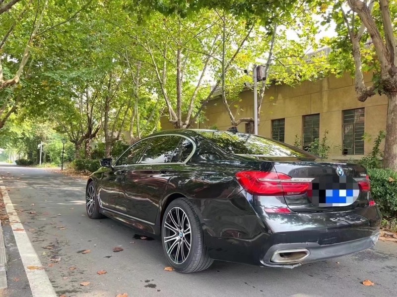 济宁18年宝马7系3