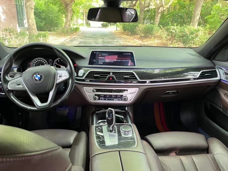 济宁18年宝马7系7