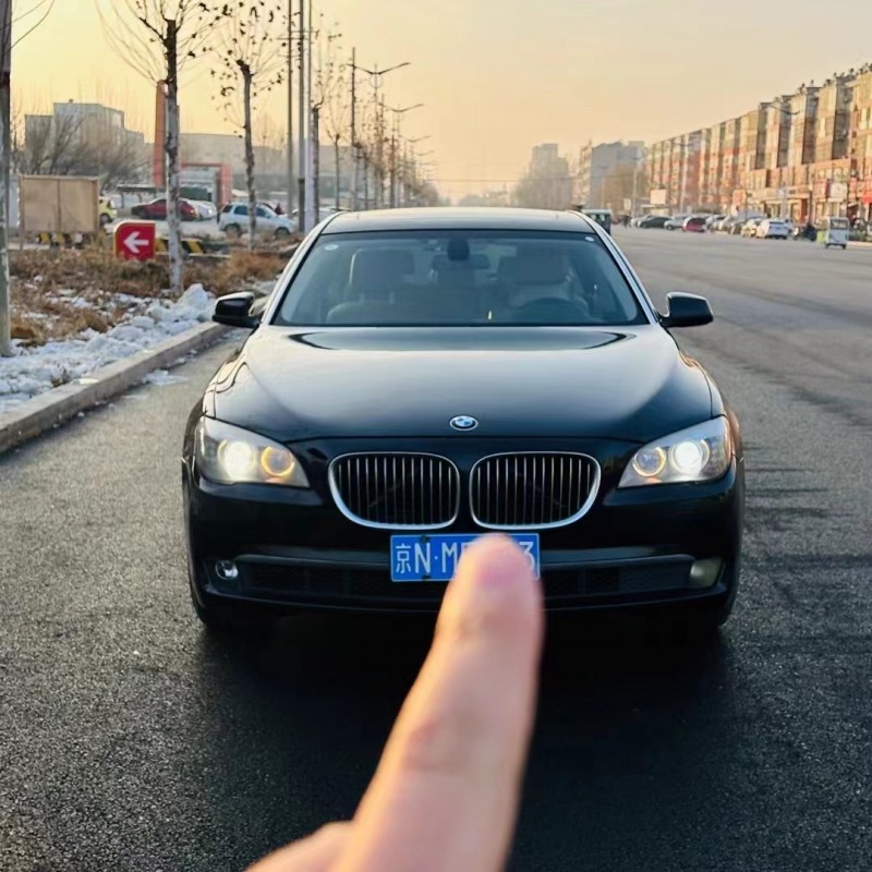 济南12年宝马7系1