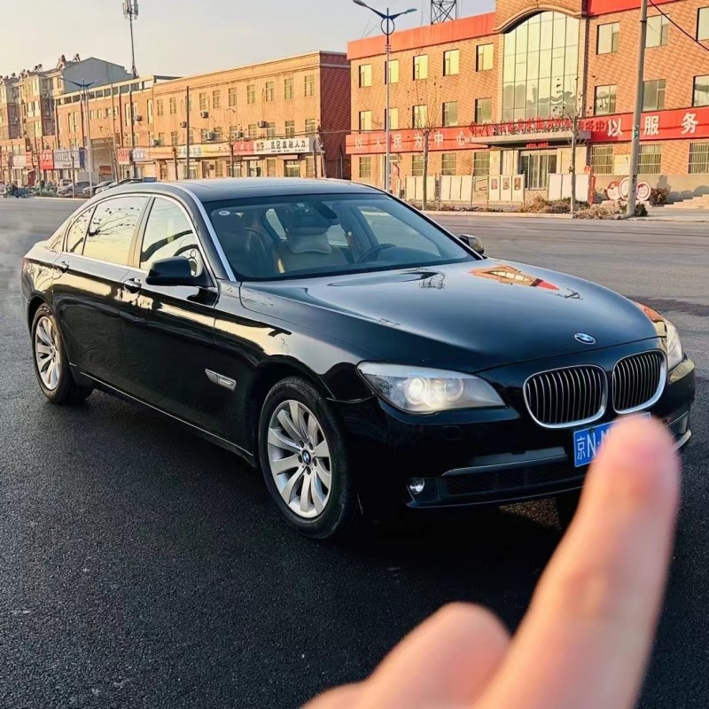 济南12年宝马7系3