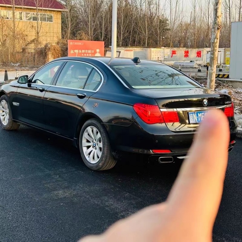 济南12年宝马7系5