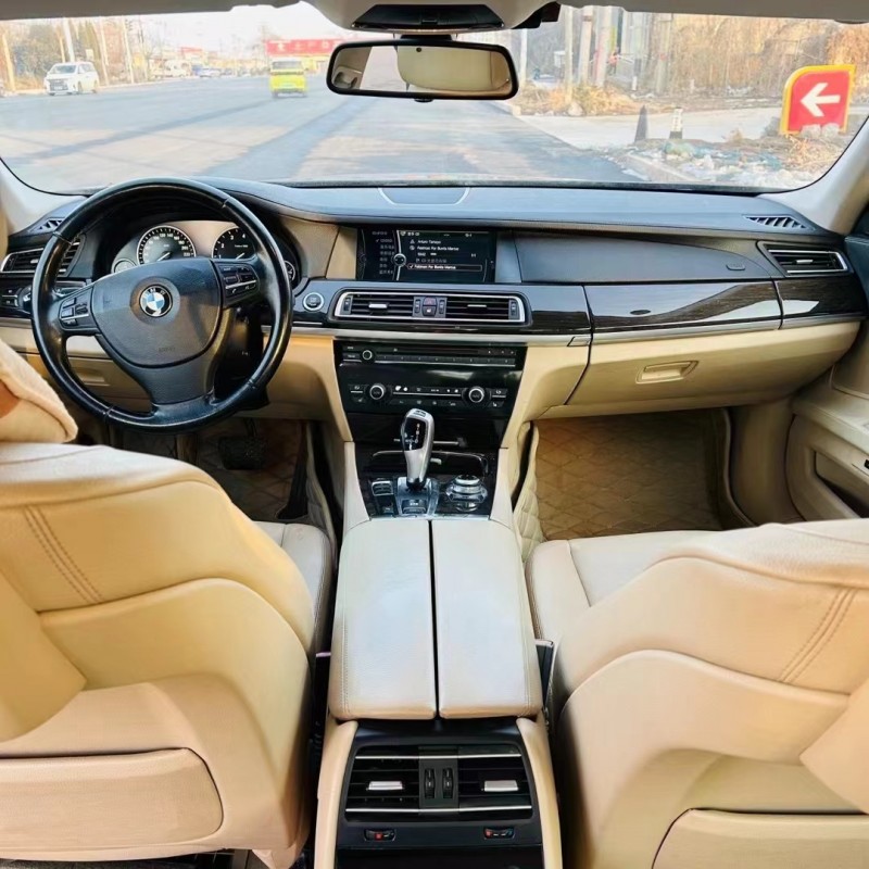 济南12年宝马7系7