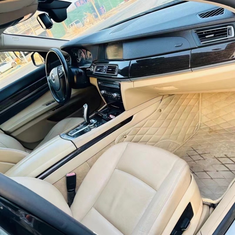 济南12年宝马7系8