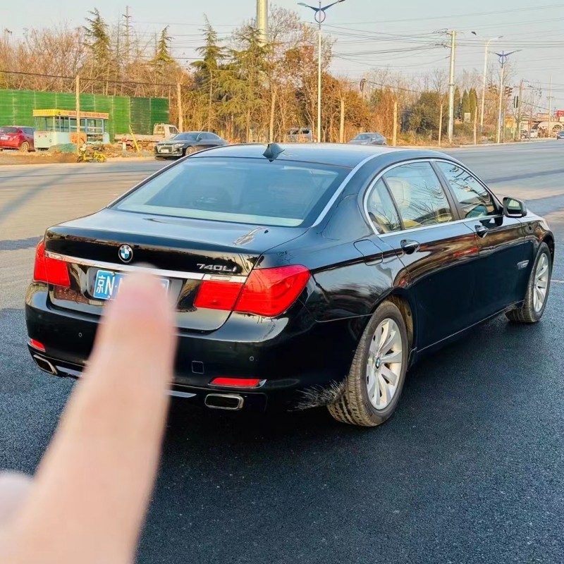 济南12年宝马7系9