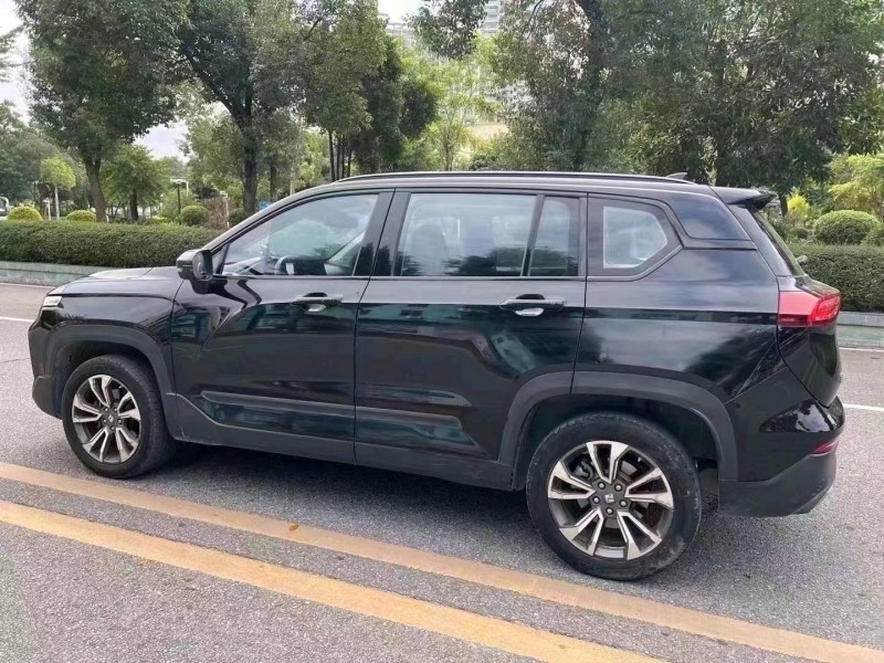 珠海19年寶駿RS57