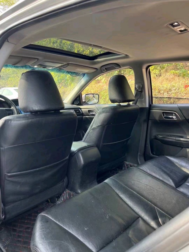 深圳14年本田雅阁7