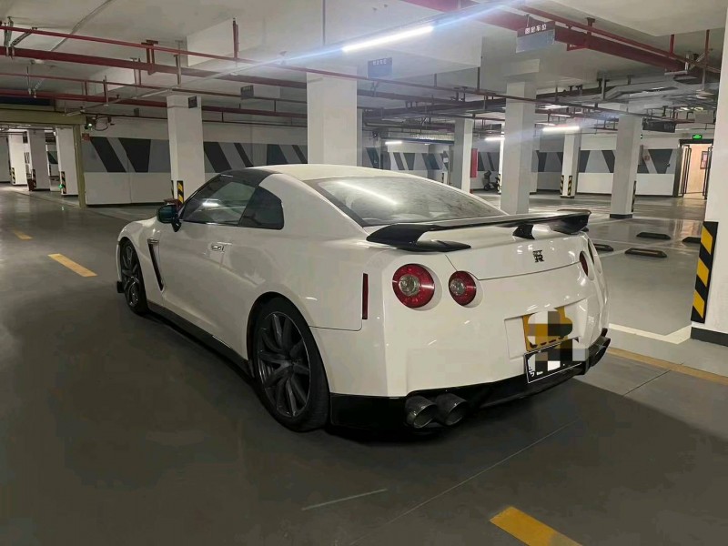 深圳12年日产GT-R6