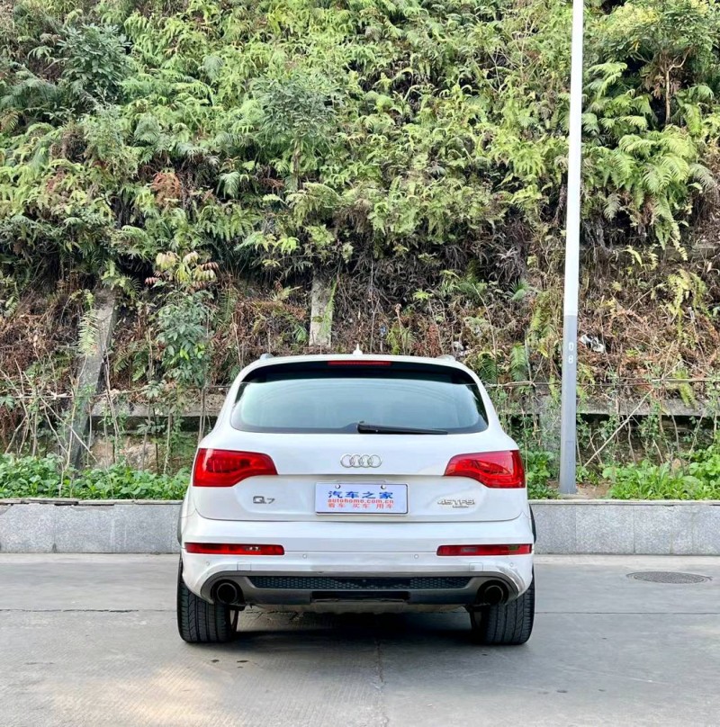 珠海12年奥迪Q75