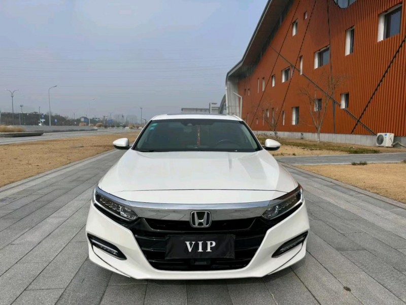 盐城18年本田雅阁1