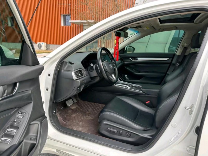 盐城18年本田雅阁6