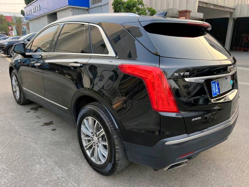 中山19年凯迪拉克XT58