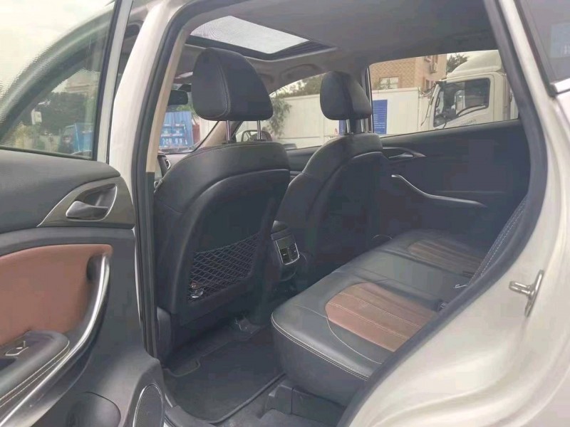 广州18年比亚迪宋新能源4