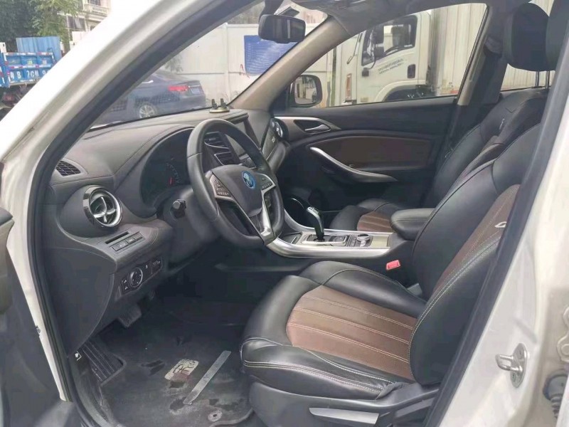 广州18年比亚迪宋新能源6