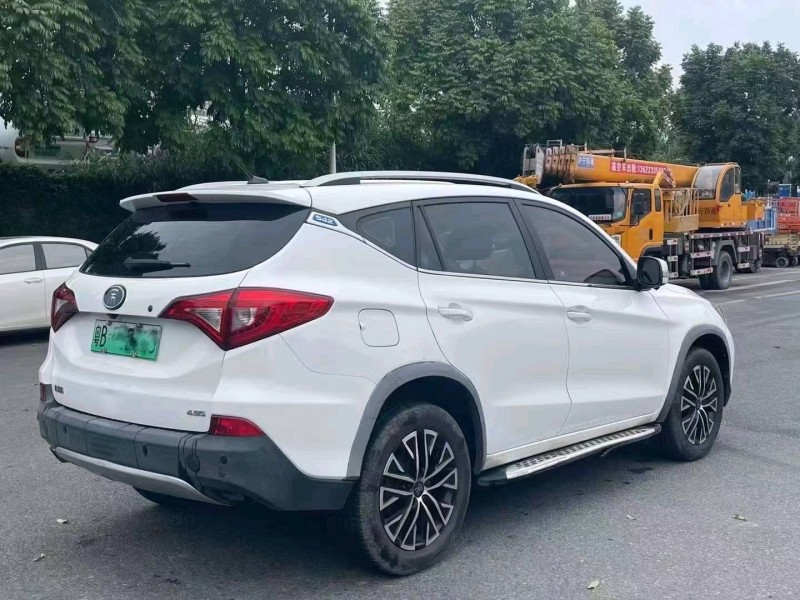 广州18年比亚迪宋新能源8