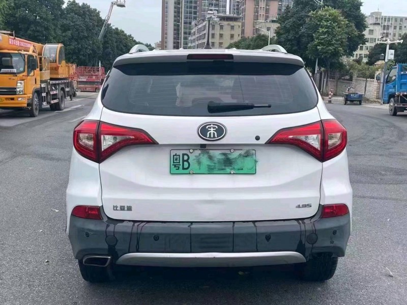 广州18年比亚迪宋新能源9