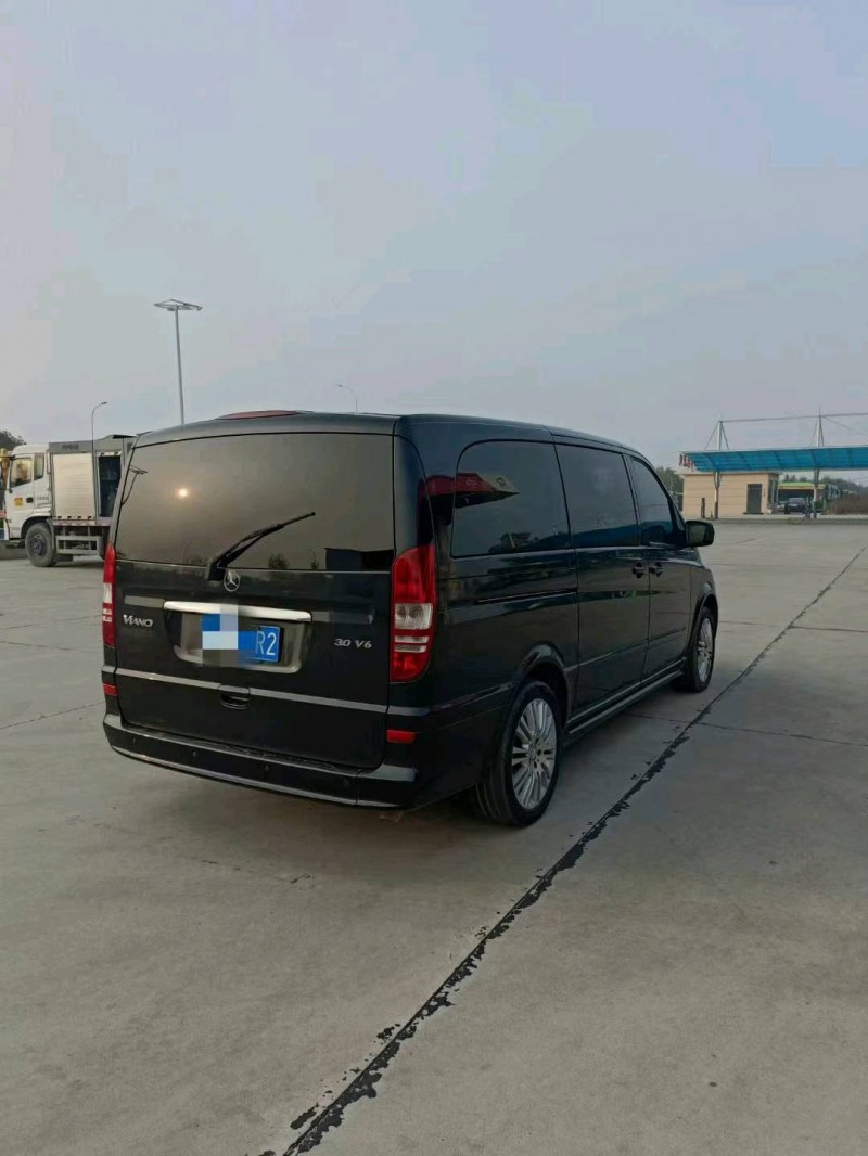 邯郸17年奔驰唯雅诺7