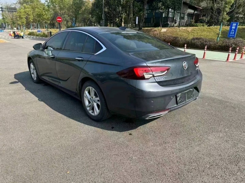 嘉兴22年别克君威3