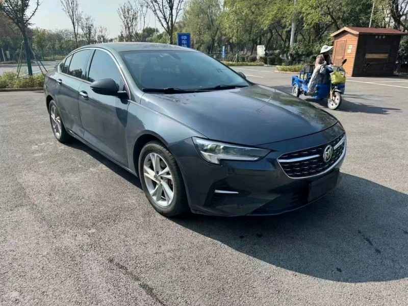 嘉兴22年别克君威5