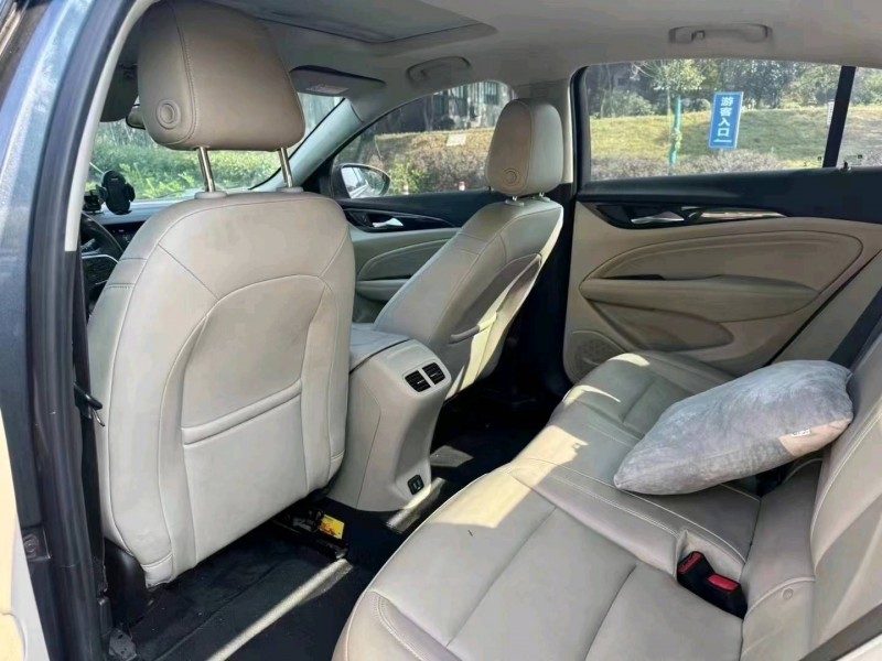 嘉兴22年别克君威7