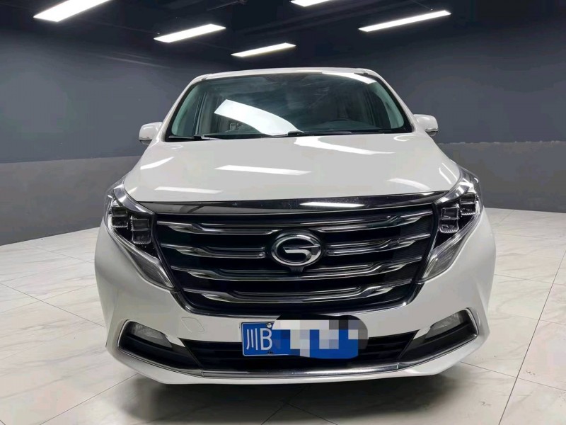 成都18年传祺M81